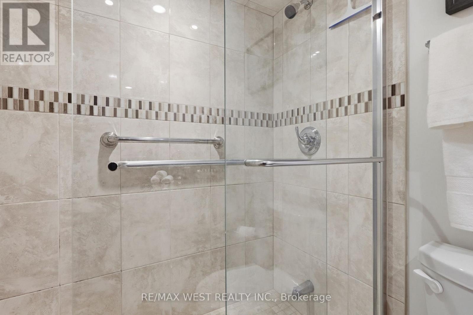 #401 1275 MARKHAM ROAD - 31