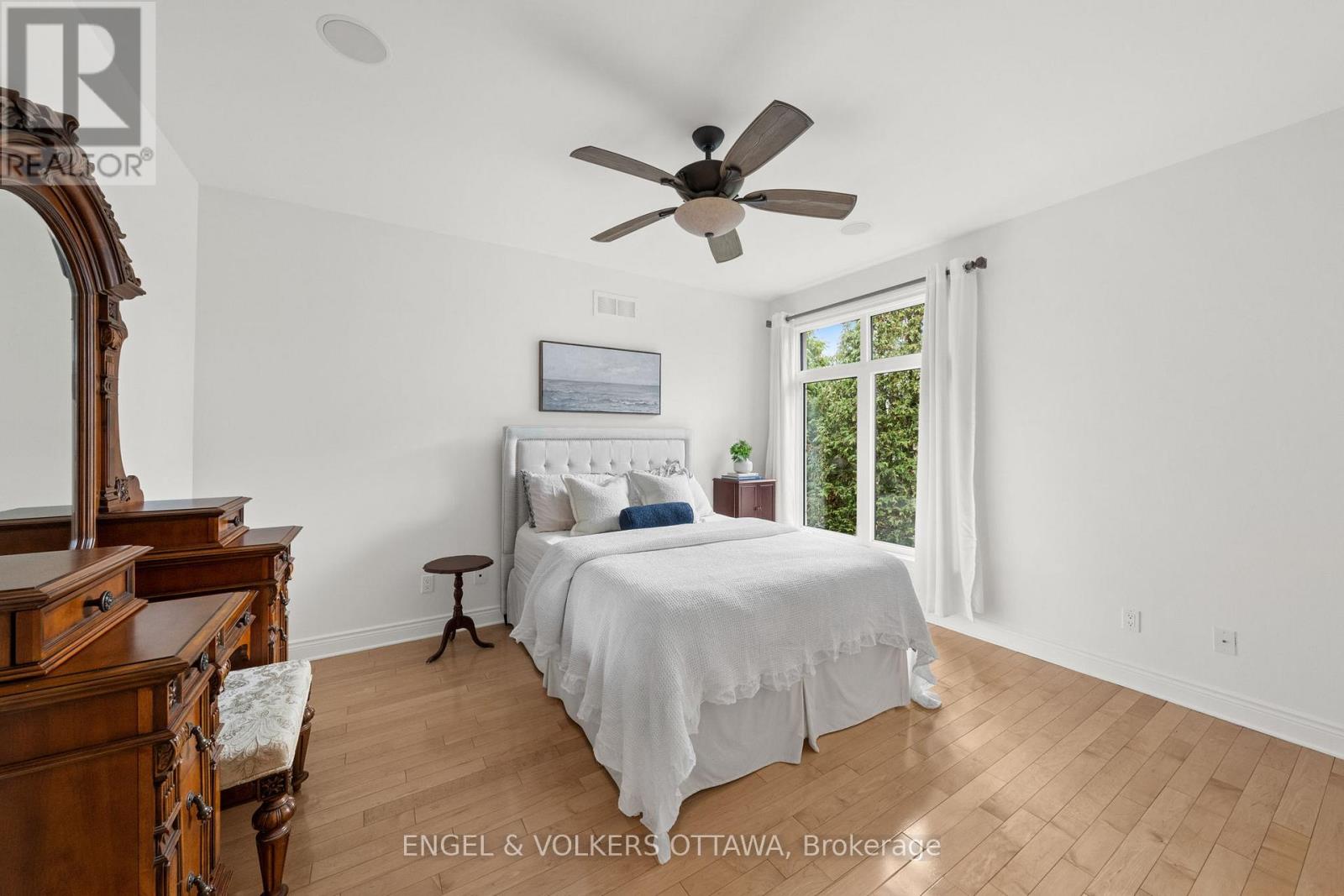 25 WINDING WAY - 21