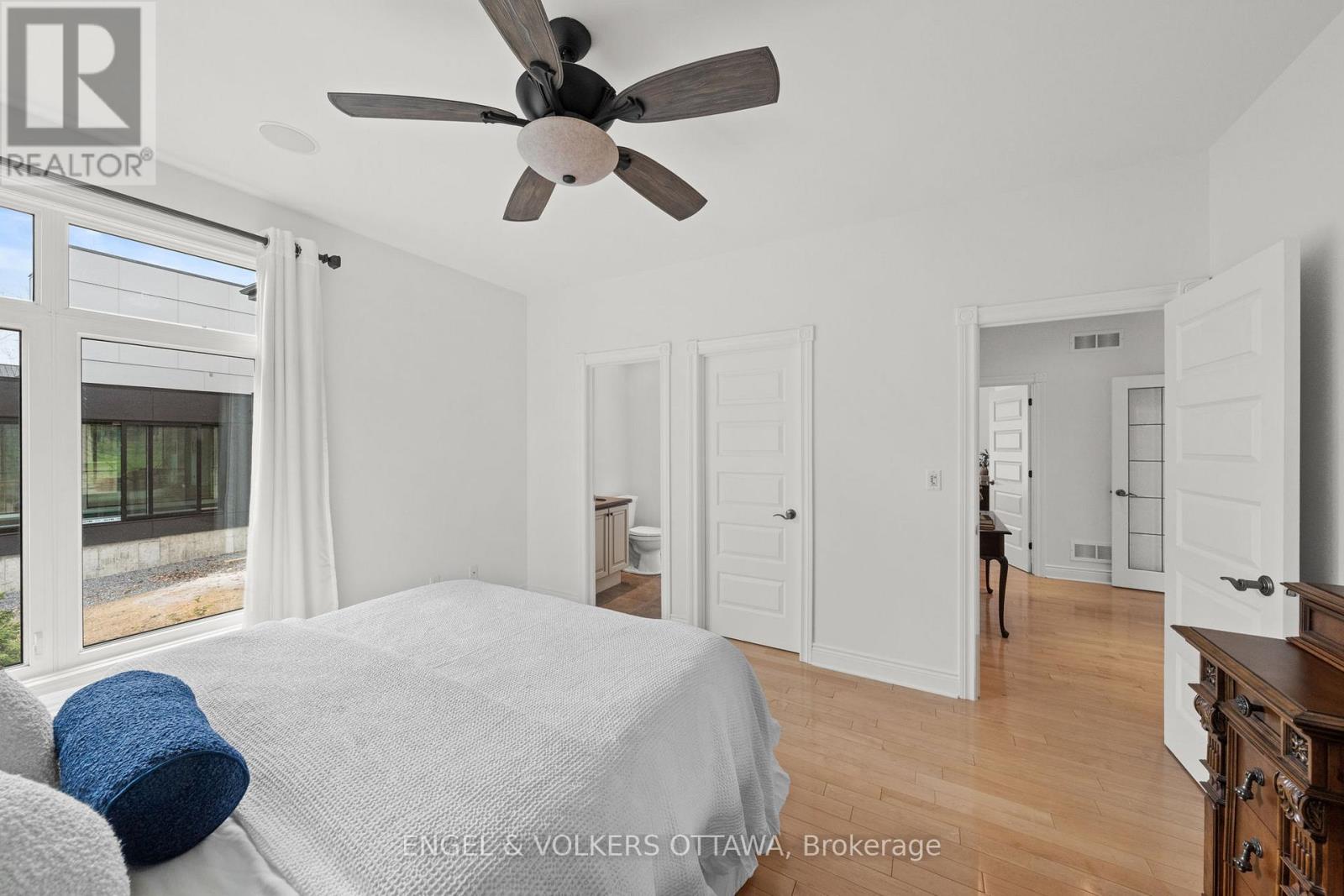25 WINDING WAY - 22