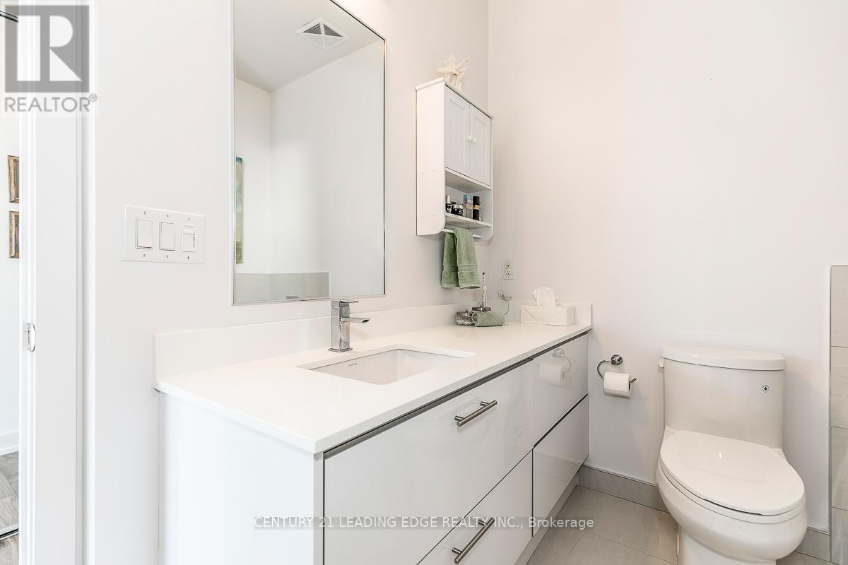 #97 303 BROWARD WAY - 27