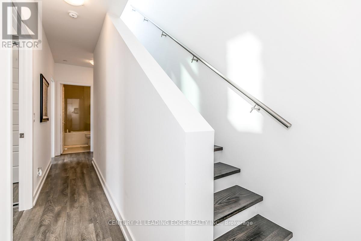 #97 303 BROWARD WAY - 28