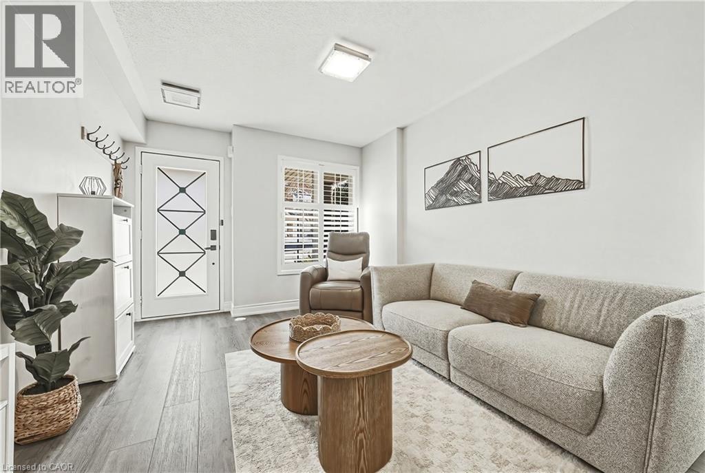 2259 SETON Crescent, Burlington, Ontario, L7L6Y4 — Photo 5