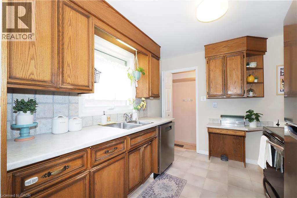 88 GILMOUR Crescent, Kitchener, Ontario, N2M4N4 — Photo 11