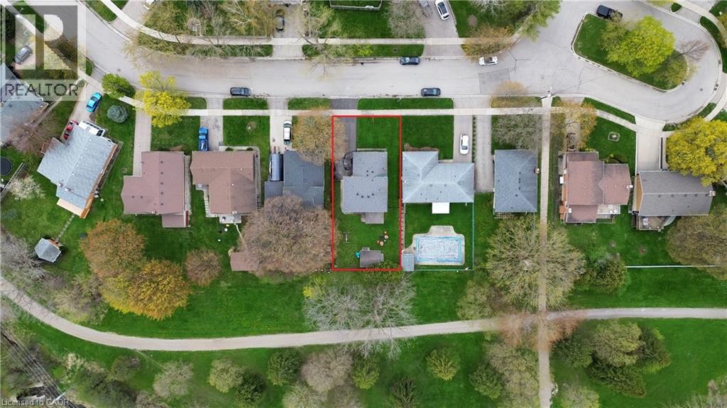 88 GILMOUR Crescent, Kitchener, Ontario, N2M4N4 — Photo 2