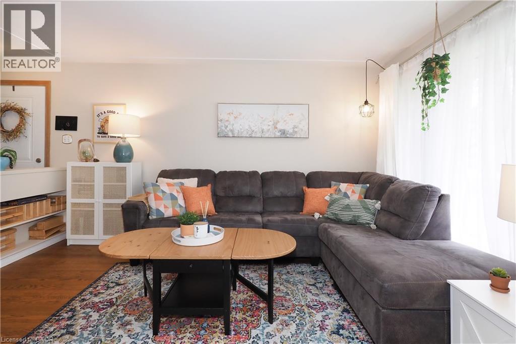 88 GILMOUR Crescent, Kitchener, Ontario, N2M4N4 — Photo 5