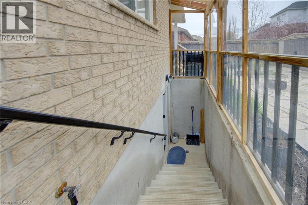 369 ZELLER Drive, Kitchener, Ontario, N2A0A3 — Photo 4