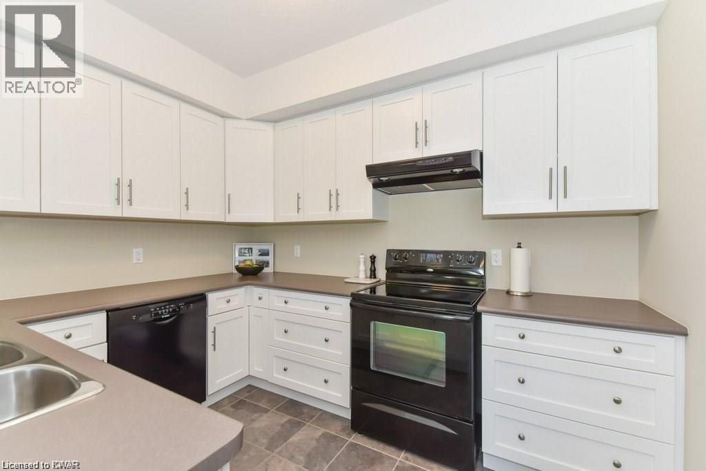 1112 FAIRWAY ROAD NORTH Road Unit# B, Kitchener, Ontario, N2A0J3 — Photo 4