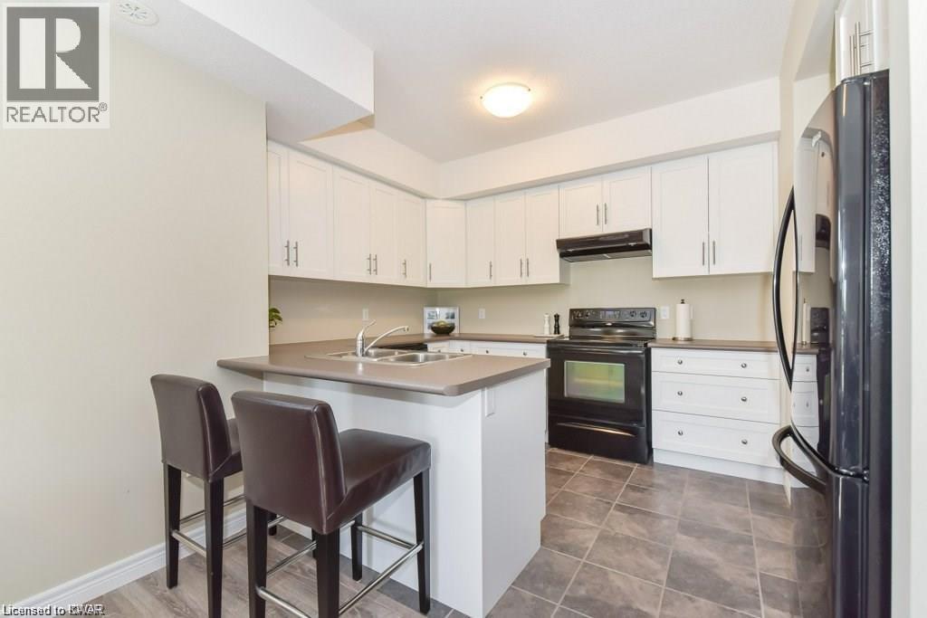 1112 FAIRWAY ROAD NORTH Road Unit# B, Kitchener, Ontario, N2A0J3 — Photo 6