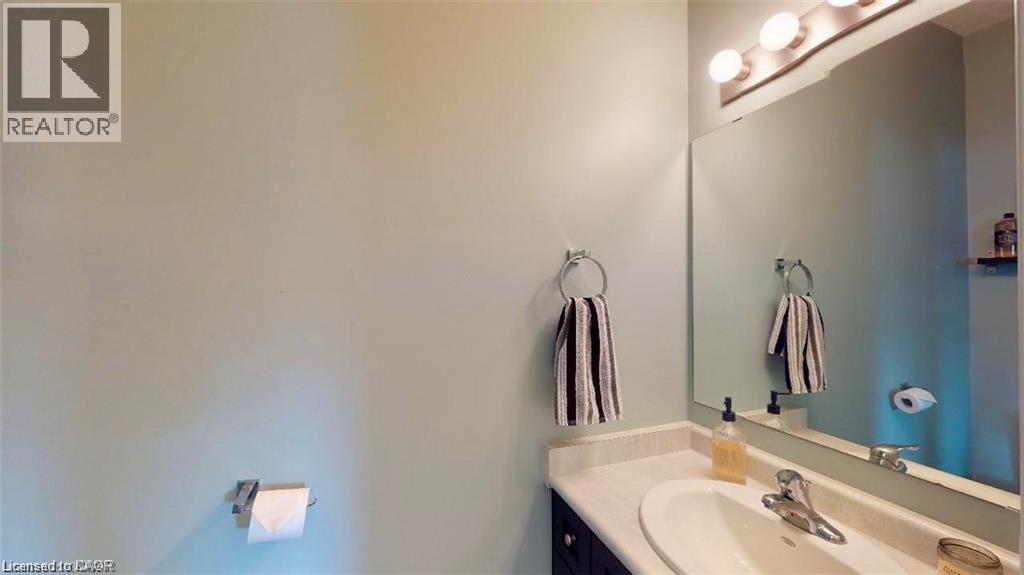 1112 FAIRWAY ROAD NORTH Road Unit# B, Kitchener, Ontario, N2A0J3 — Photo 9