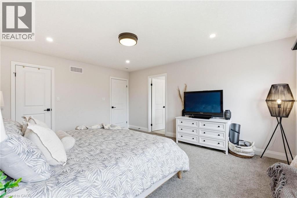 908 PONDCLIFFE Court, Kitchener, Ontario, N2R0M4 — Photo 21