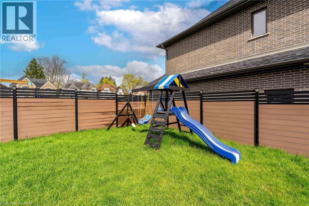 908 PONDCLIFFE Court, Kitchener, Ontario, N2R0M4 — Photo 39