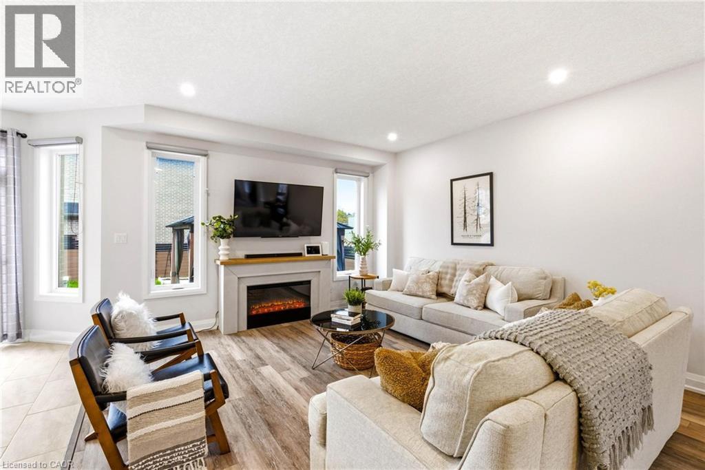 908 PONDCLIFFE Court, Kitchener, Ontario, N2R0M4 — Photo 7