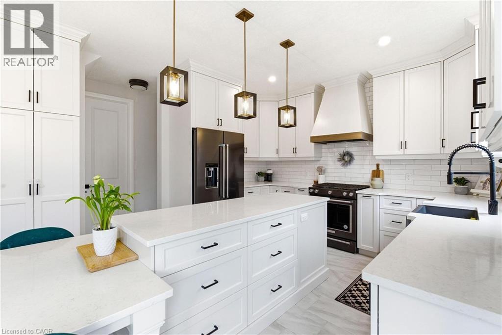 908 PONDCLIFFE Court, Kitchener, Ontario, N2R0M4 — Photo 13