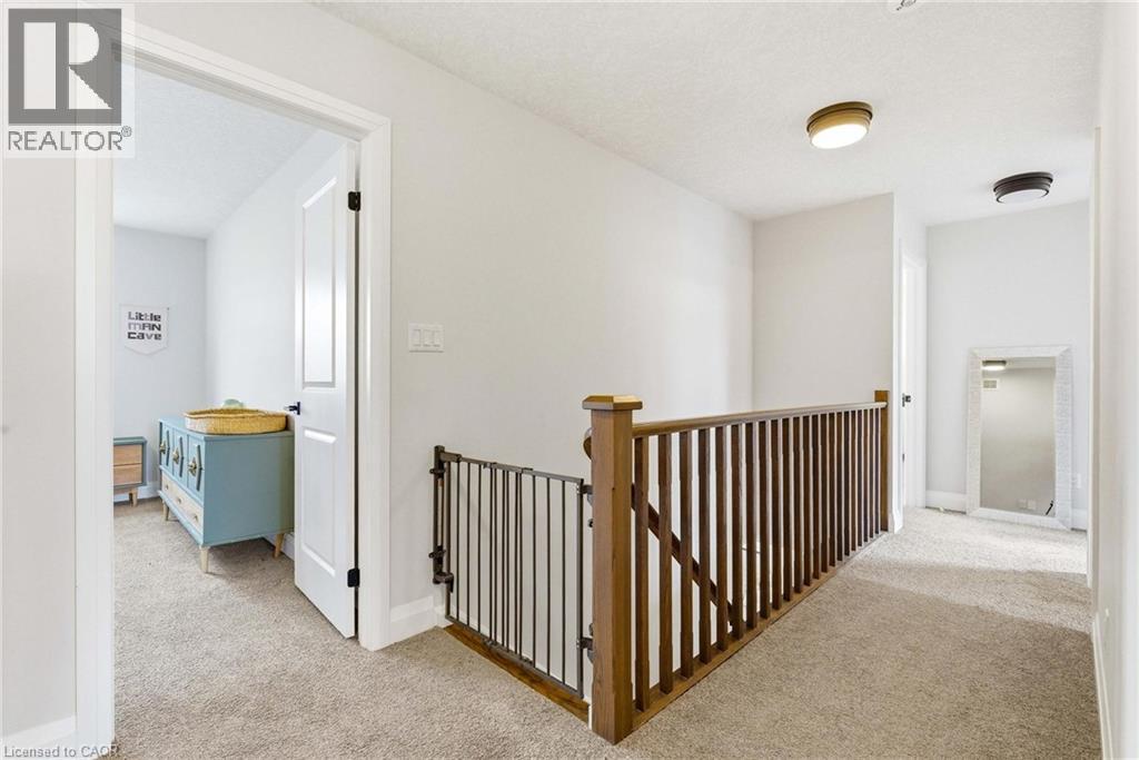 908 PONDCLIFFE Court, Kitchener, Ontario, N2R0M4 — Photo 34
