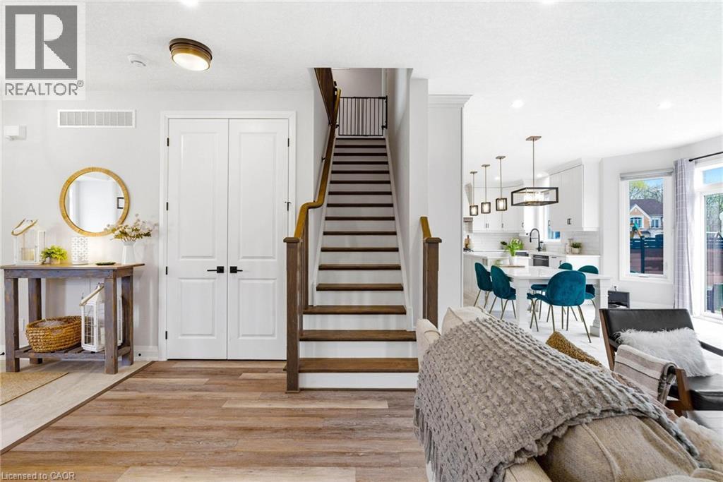 908 PONDCLIFFE Court, Kitchener, Ontario, N2R0M4 — Photo 19