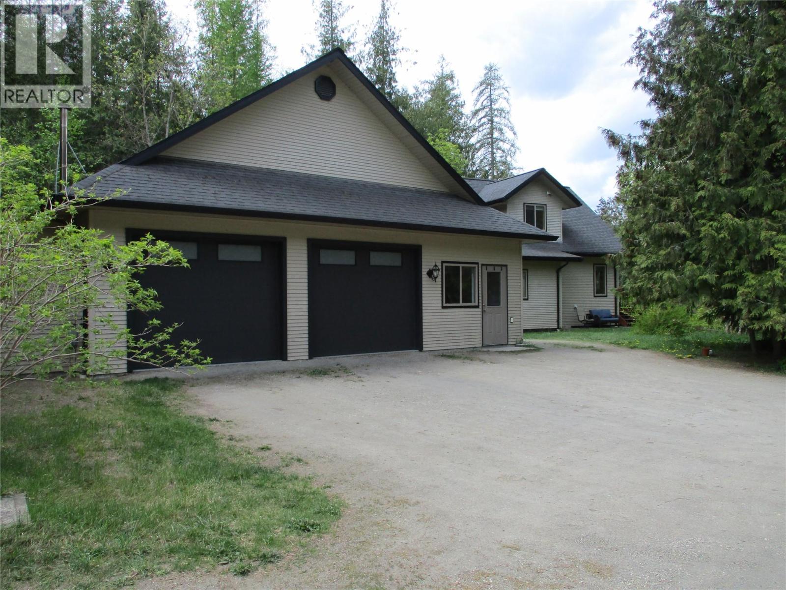  863 Gardom Lake Road, Enderby