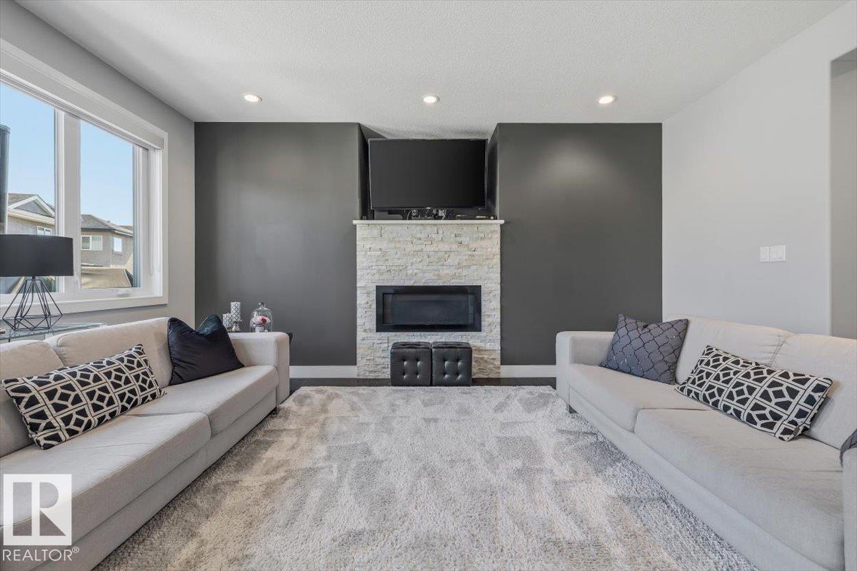 819 ALBANY CV NW, Edmonton