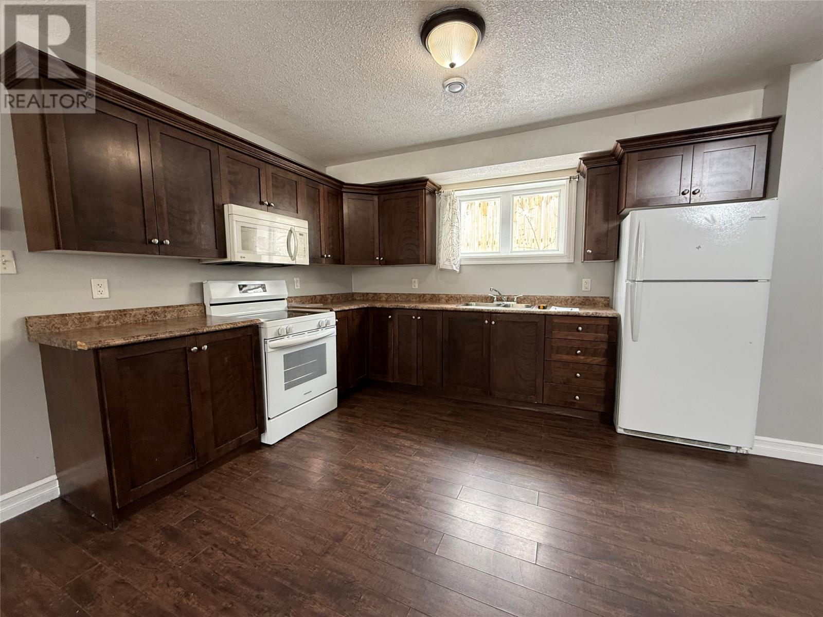 8 Ford Crescent - 18