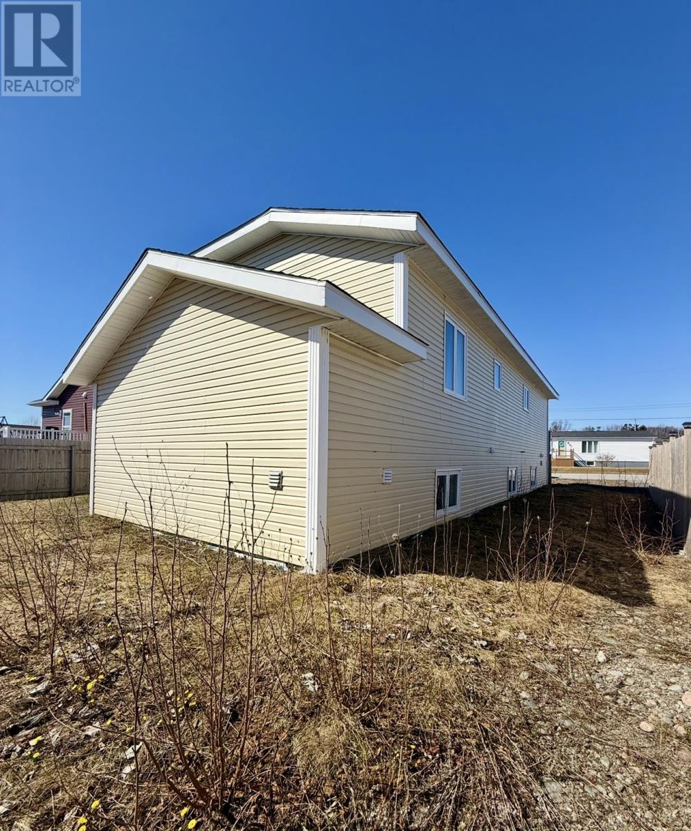 8 Ford Crescent - 2