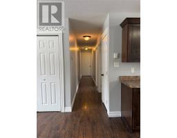 8 Ford Crescent thumbnail 21
