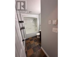 8 Ford Crescent thumbnail 22