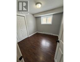 8 Ford Crescent thumbnail 23
