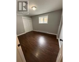 8 Ford Crescent thumbnail 24