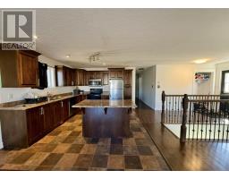 8 Ford Crescent thumbnail 9