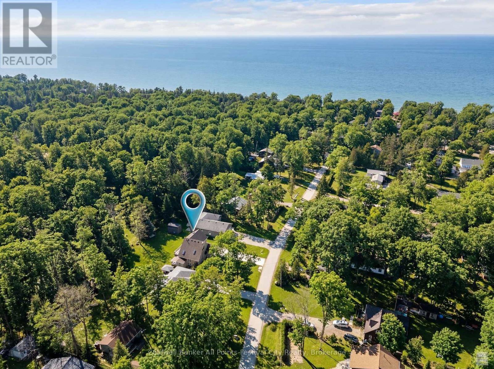 207 BIRCH CRESCENT - 2