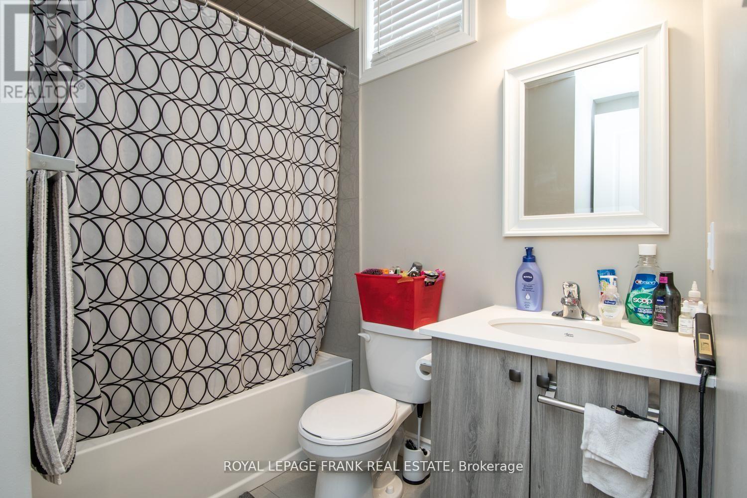 58 VIPOND ROAD - 17