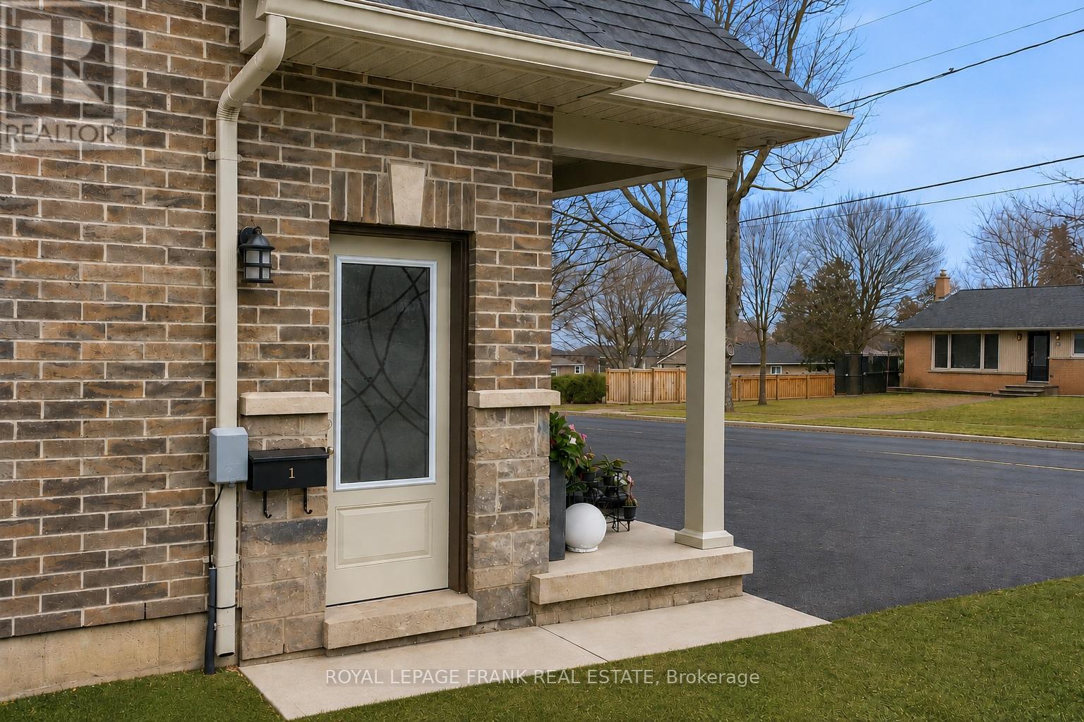 58 VIPOND ROAD - 3