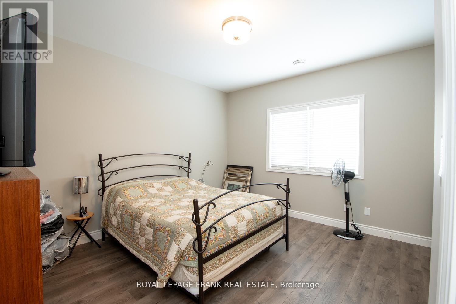 58 VIPOND ROAD - 10