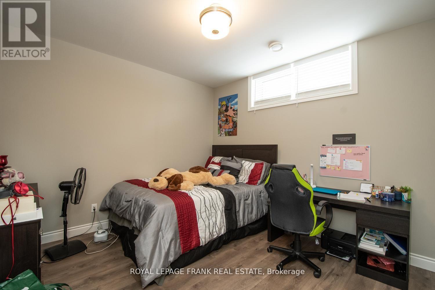 58 VIPOND ROAD - 20