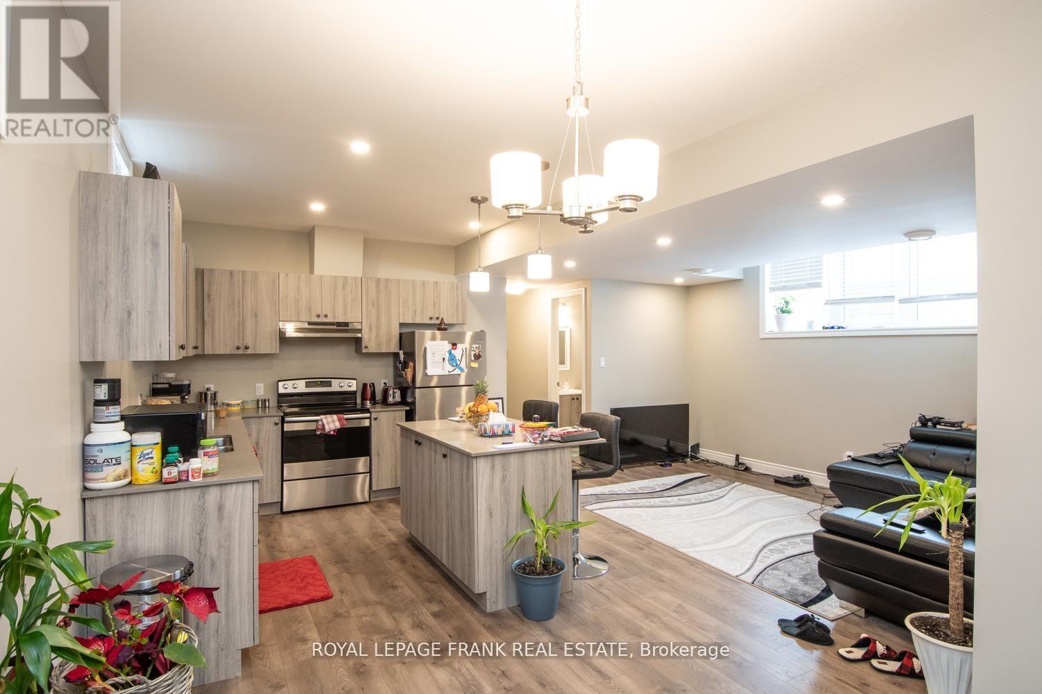 58 VIPOND ROAD - 21