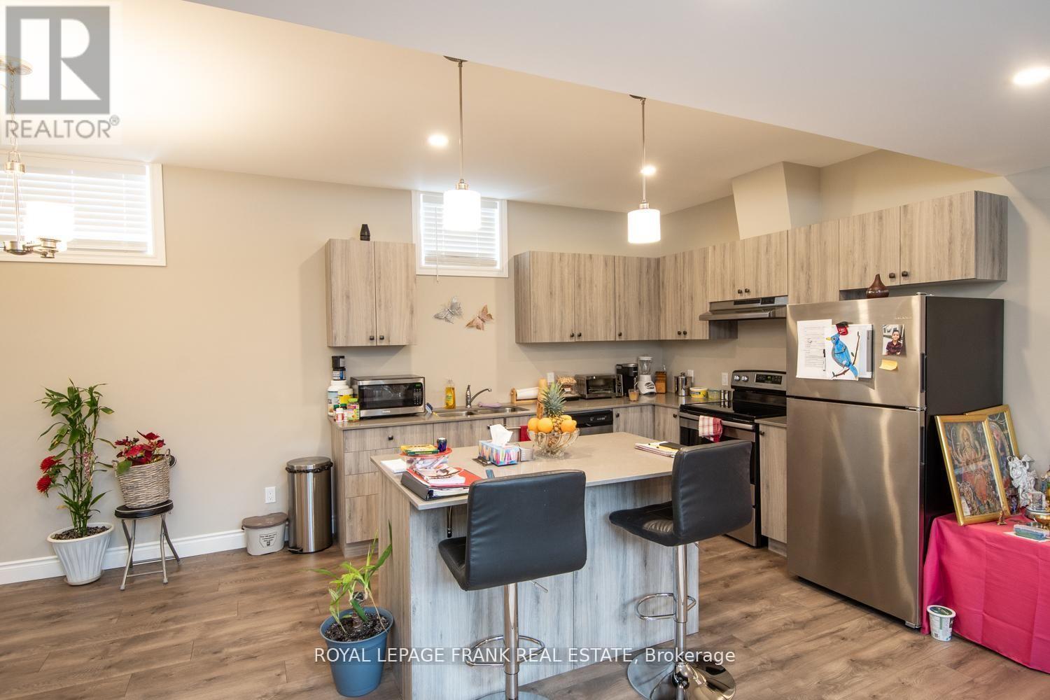 58 VIPOND ROAD - 22