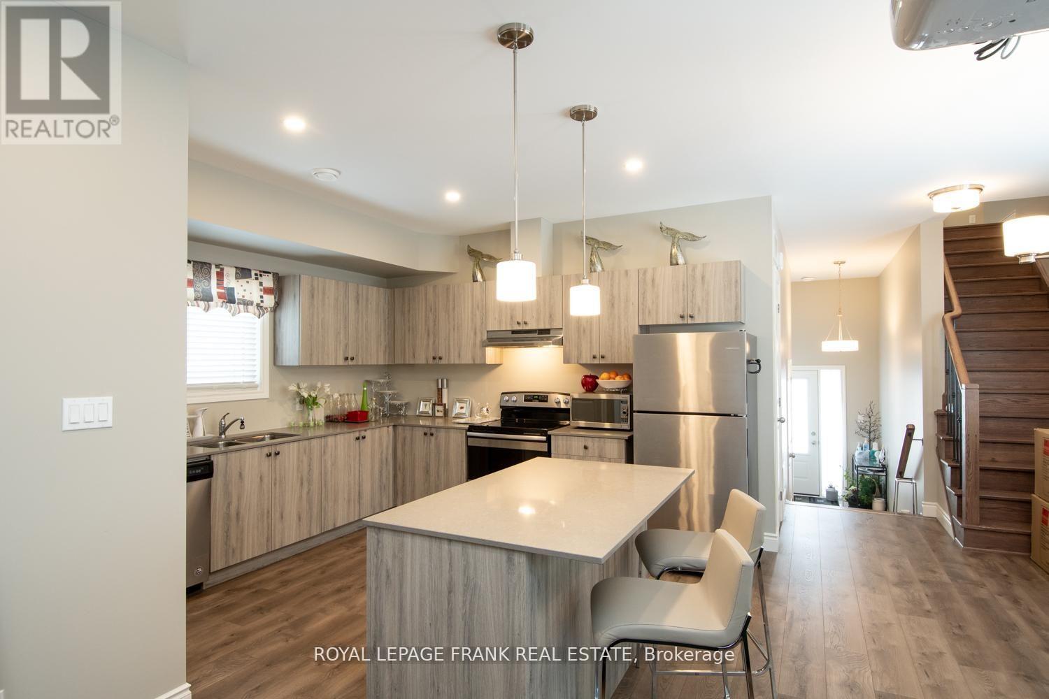 58 VIPOND ROAD - 7