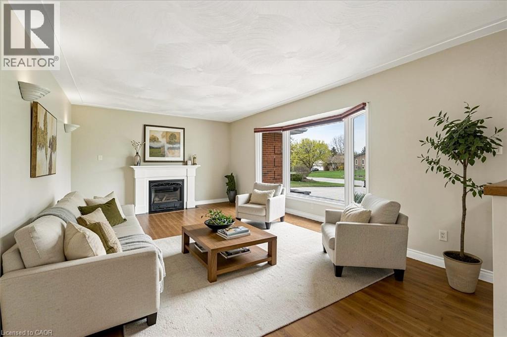 28 STRAUSS Court - 7