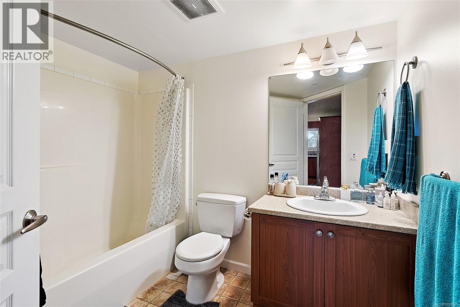 #306 655 Goldstream Ave - 13