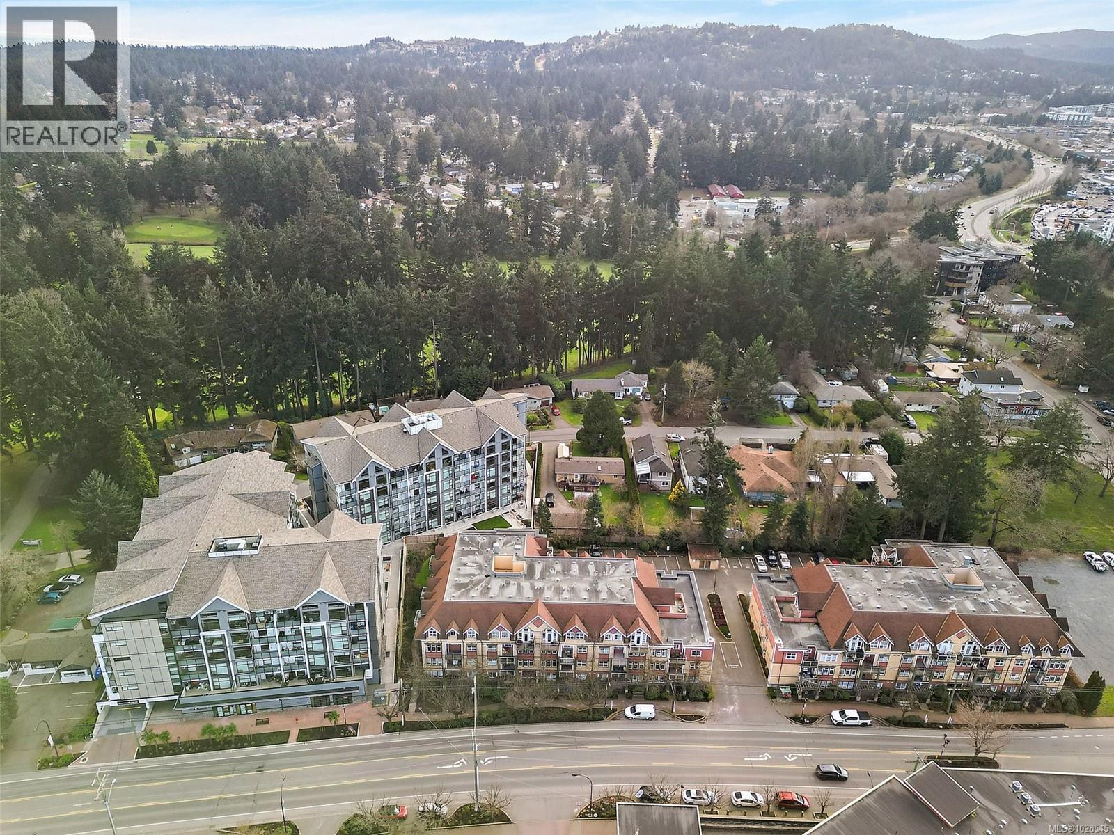 #306 655 Goldstream Ave - 17