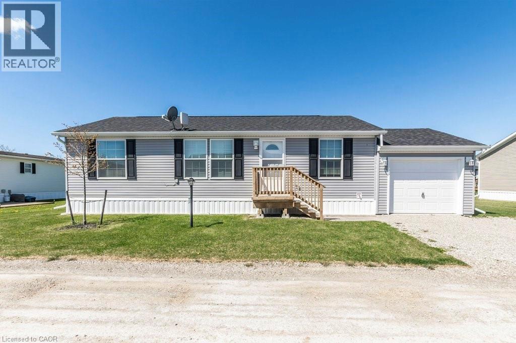 9 HICKORY Hollow, Nanticoke, Ontario, N0A1L0 — Photo 2