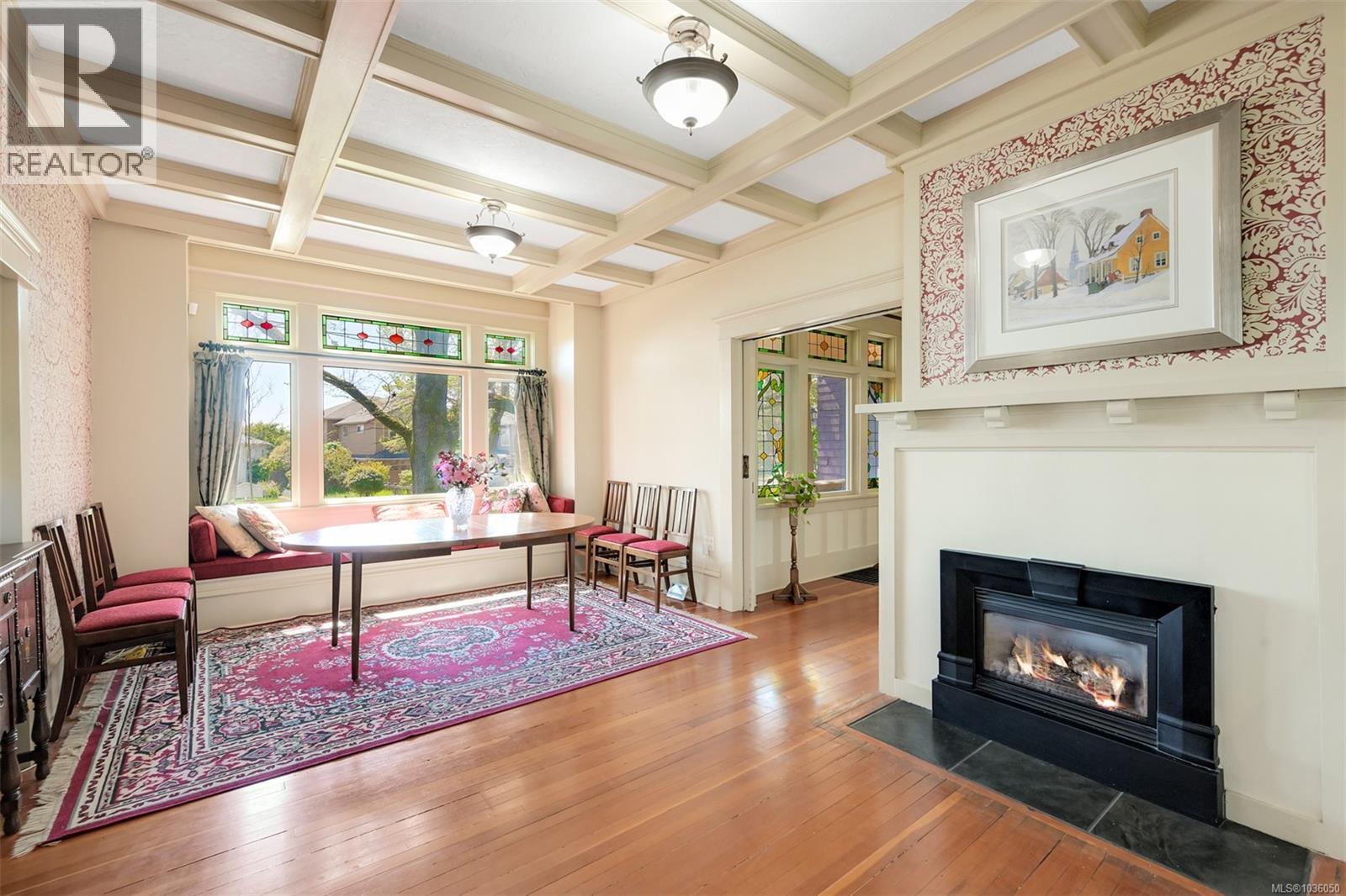 1802 Hollywood Cres - 21