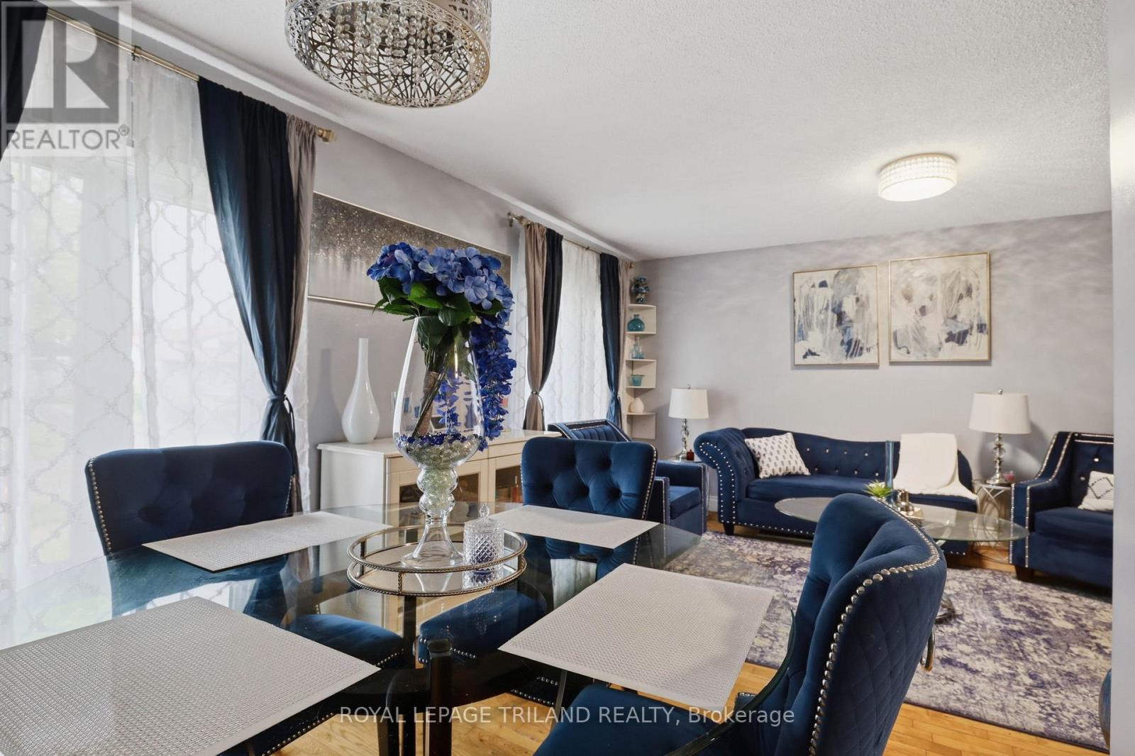 18 TUMBLEWEED CRESCENT - 14