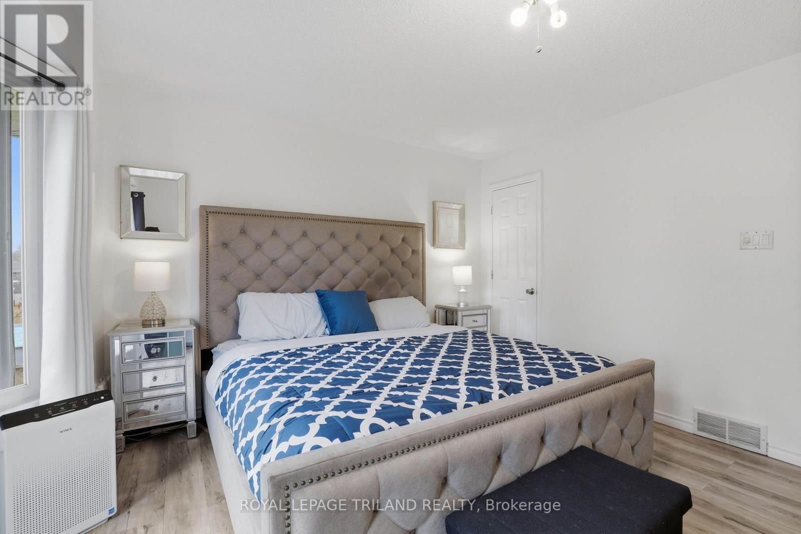 18 TUMBLEWEED CRESCENT - 20