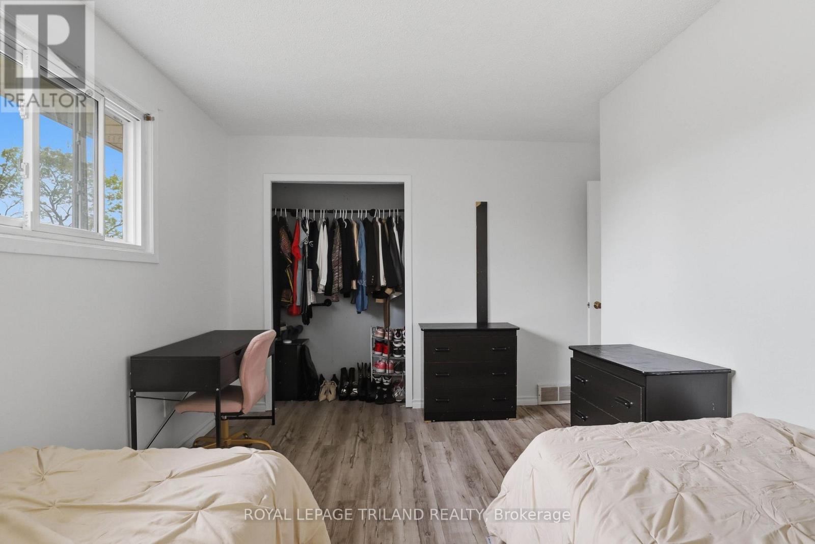 18 TUMBLEWEED CRESCENT - 24