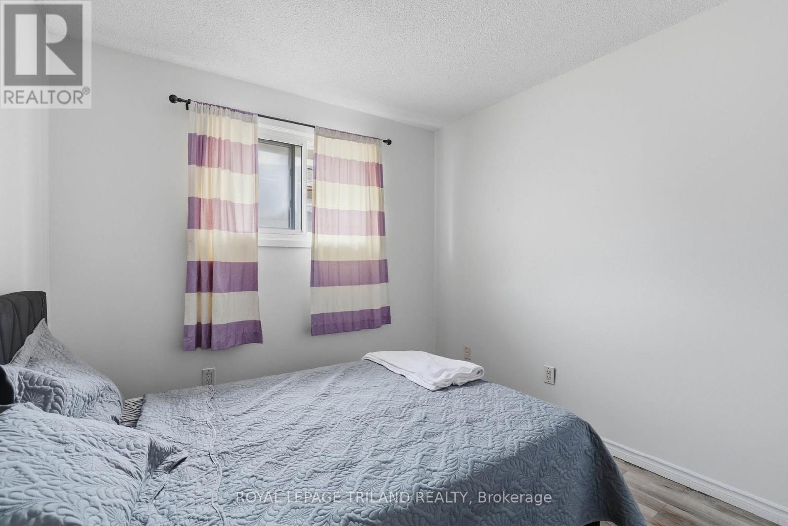 18 TUMBLEWEED CRESCENT - 25