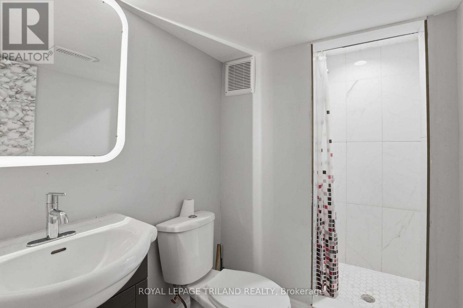 18 TUMBLEWEED CRESCENT - 37