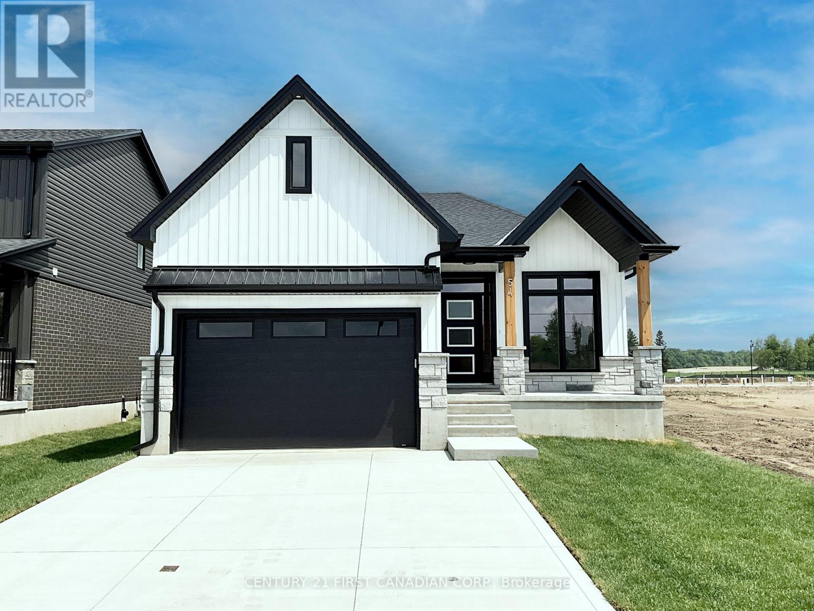 7 POSTMA CRESCENT - 1