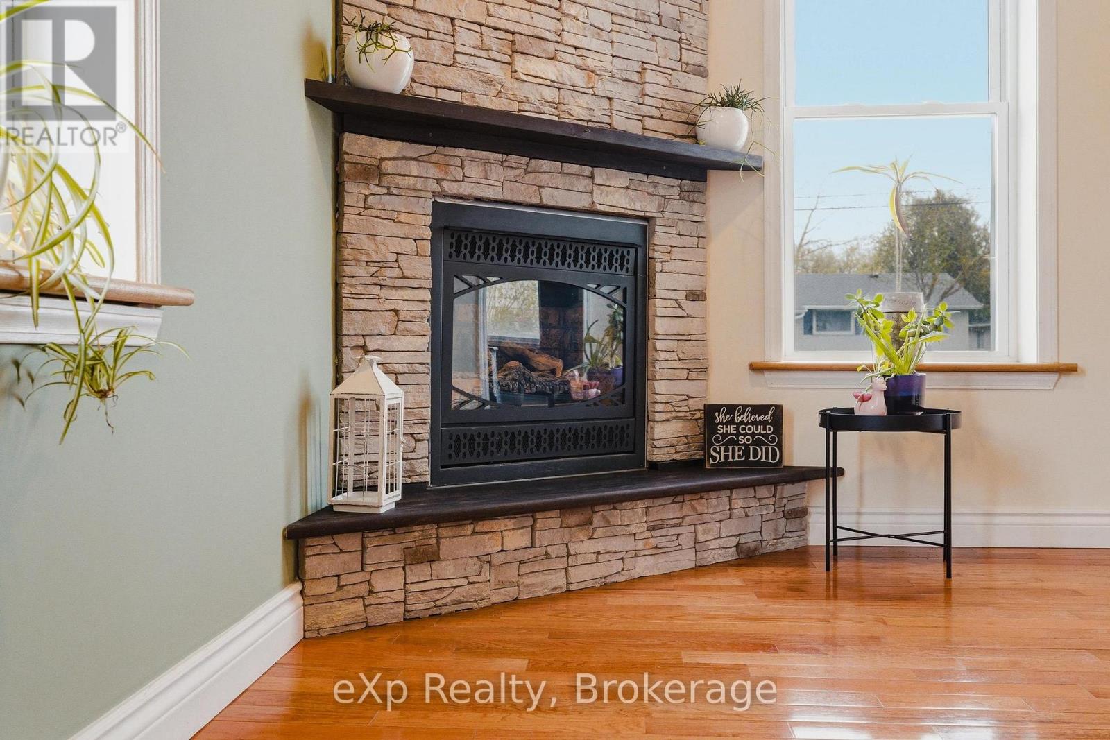 668 GARAFRAXA STREET S - 13