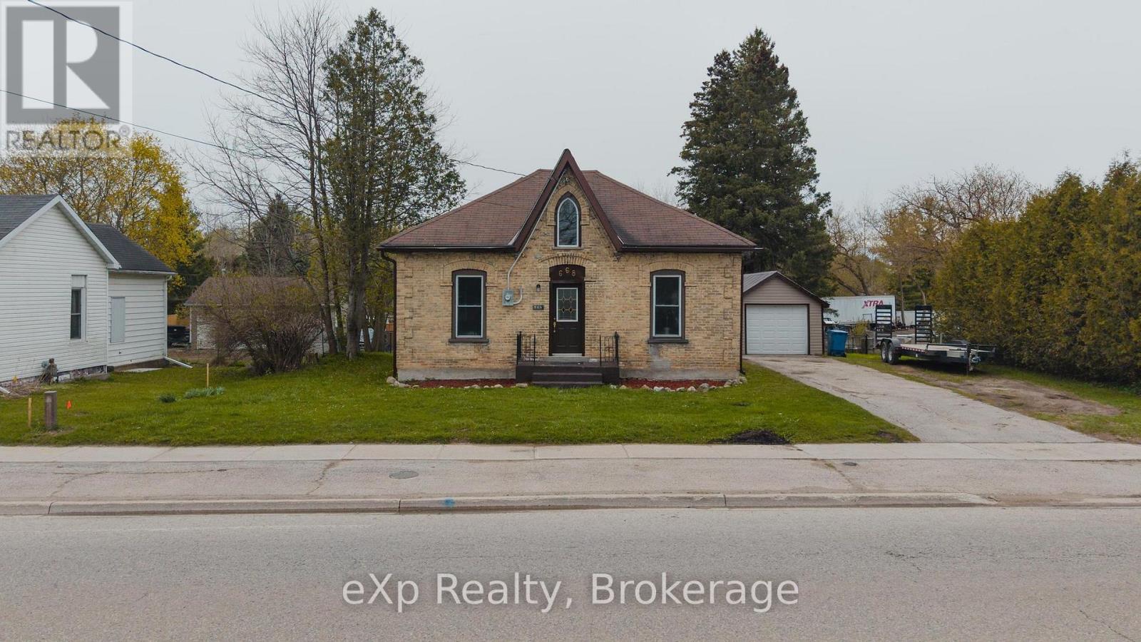 668 GARAFRAXA STREET S - Image 2
