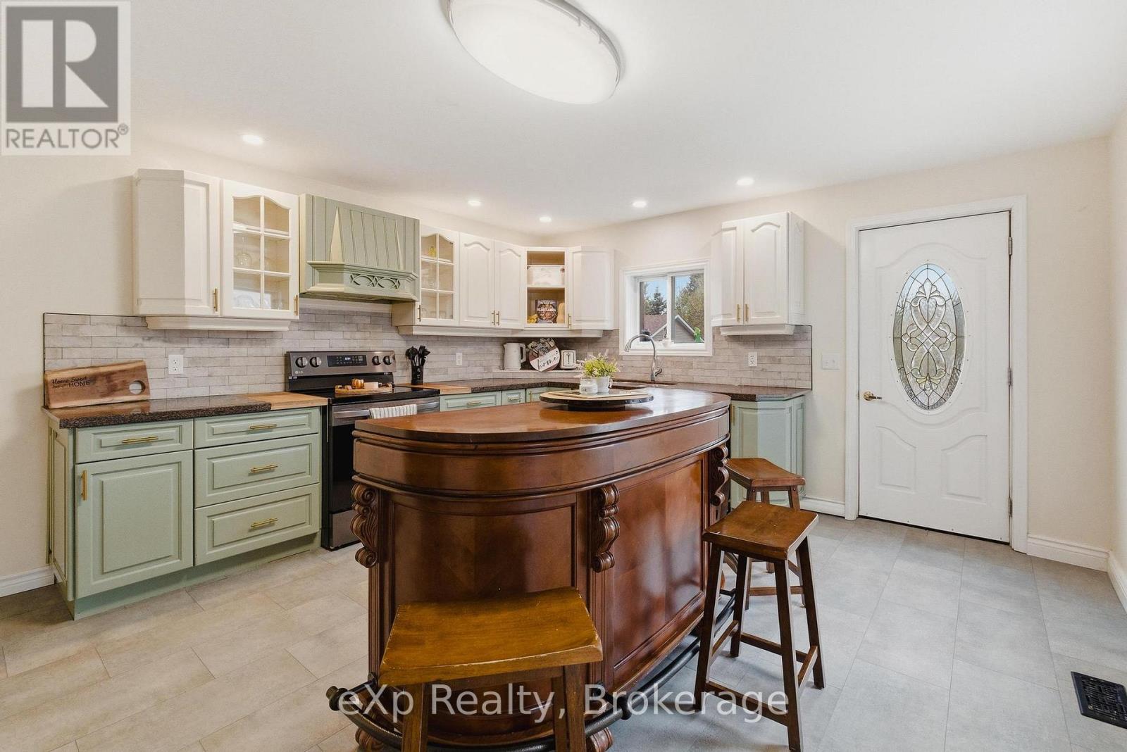 668 GARAFRAXA STREET S - Image 3